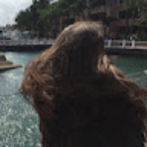 Meet your Posher, Léa